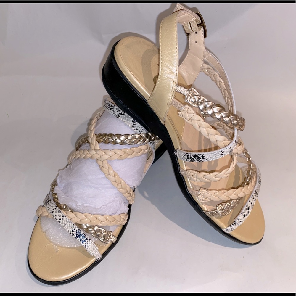 Gravity Defyer “Camelia” Slingback Sandals